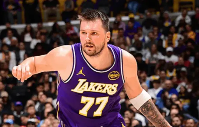 八村垒：在东契奇伤退后，全队信念是下一个人顶上&amp;amp;团结一致